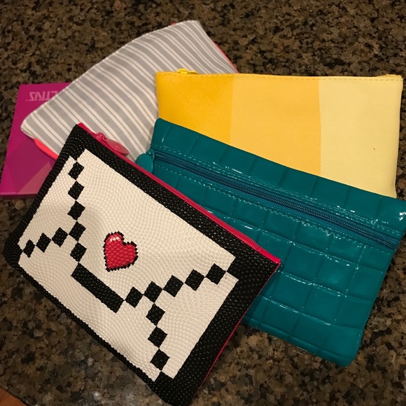 Cosmetic Grab Bags - Free with Purchase! - Picture 2 of 6